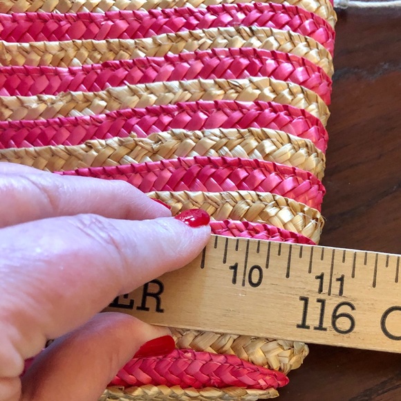 A1  WHEAT STRAW CLUTCH👛 Mudpie NWT - Picture 5 of 8